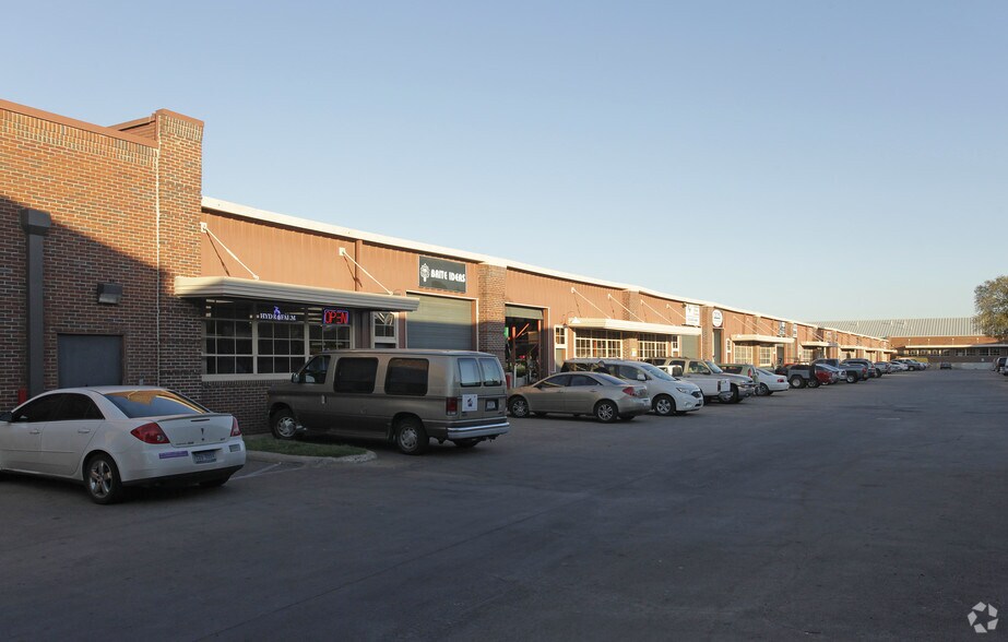 More Photos Of 4201 Congress Ave S, Austin Unknown For Lease