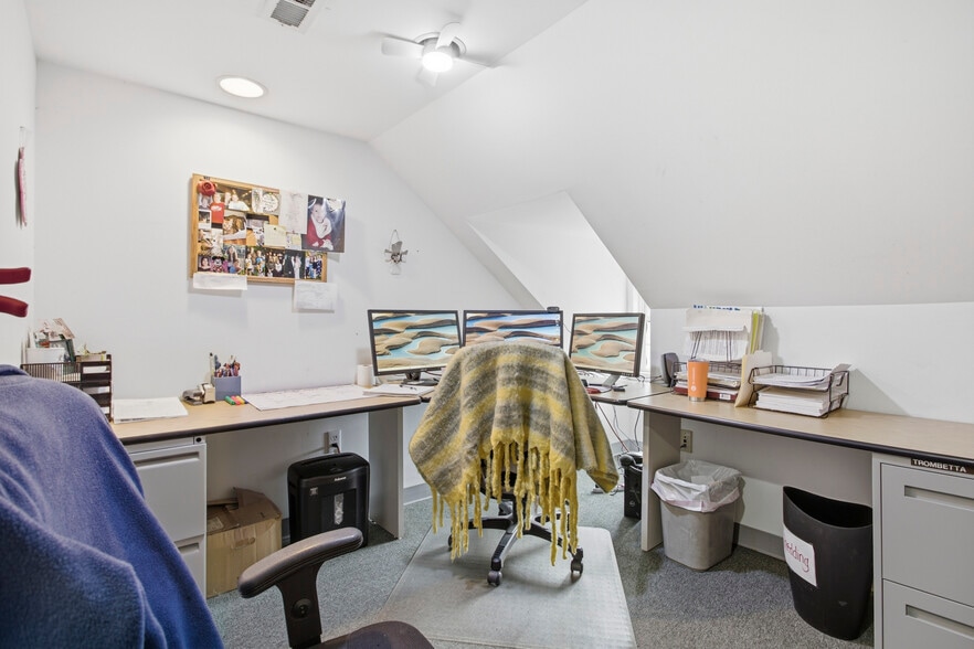 More Photos Of 678 Ferne Blvd, Drexel Hill Office For Sale
