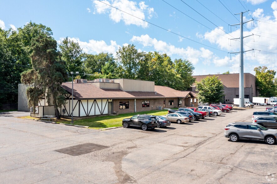 Primary Photo Of 23689 Industrial Park Dr, Farmington Hills Flex For Lease