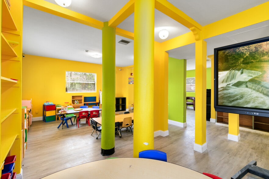 More Photos Of 4607 N Pine Hills Rd, Orlando Office Residential For Sale