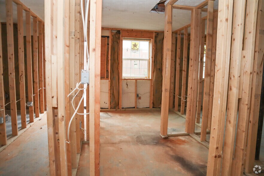 More Photos Of 6135 Petty St SW, Covington General Retail For Sale