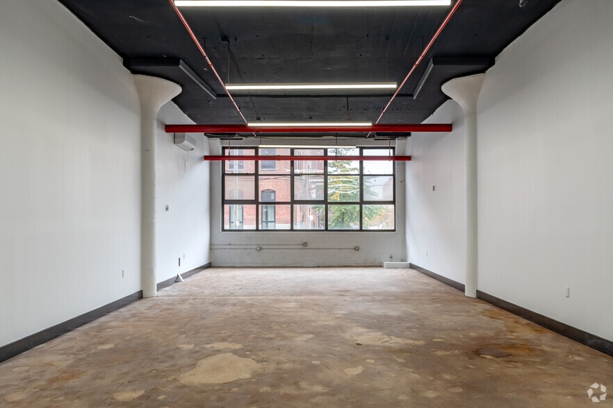 More Photos Of 4 Evergreen Ave, Brooklyn Light Manufacturing For Lease
