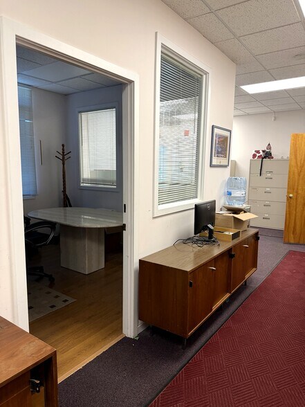 More Photos Of 306 Corporate Dr E, Langhorne Office For Sale