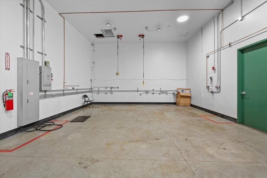 More Photos Of 1501 Sage Rd, Medford Warehouse For Sale