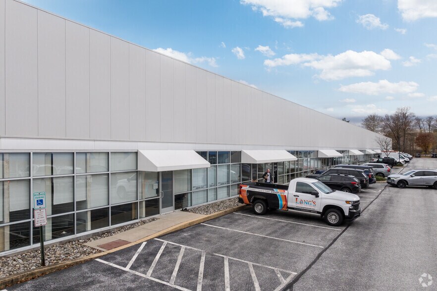 Primary Photo Of 829 Lincoln Ave, West Chester Flex For Sale