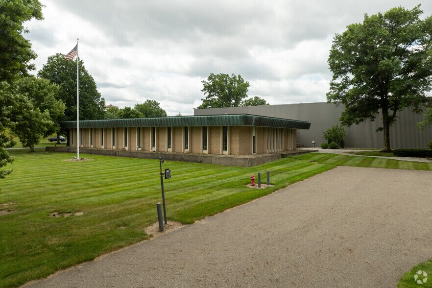 Primary Photo Of 150 Loomis Pky, Ravenna Warehouse For Lease