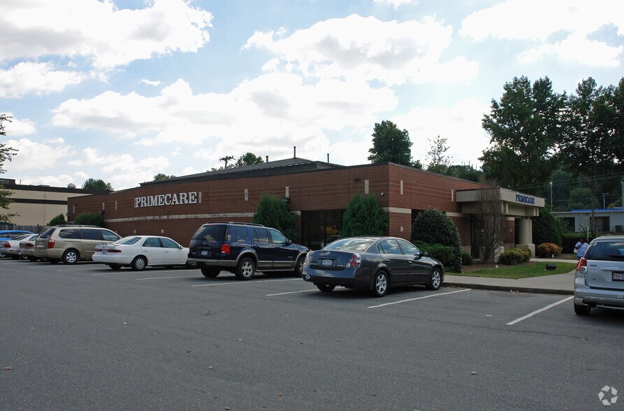 More Photos Of 7811 North Point Blvd, Winston-Salem Medical For Lease