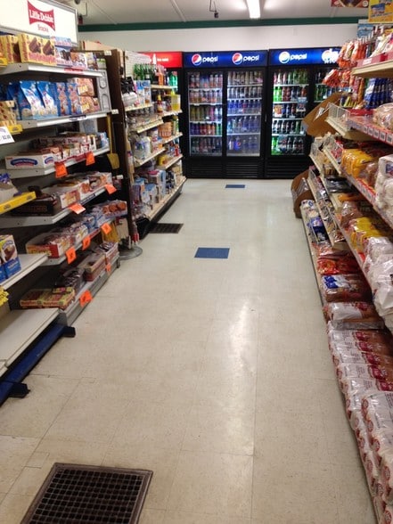 More Photos Of 115 Upper Bermudian Rd, Gardners Convenience Store For Sale