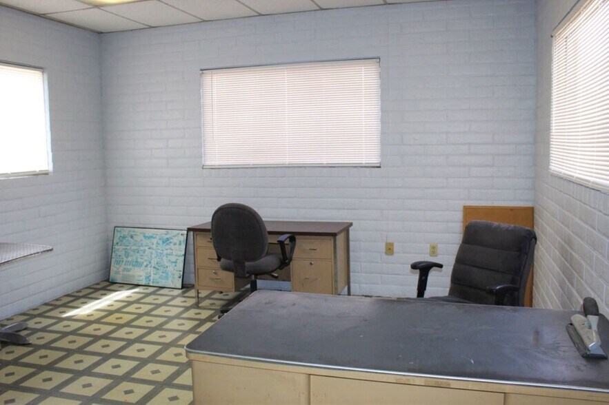 More Photos Of 2401 W Hornbeck Blvd, Fort Stockton Carwash For Sale