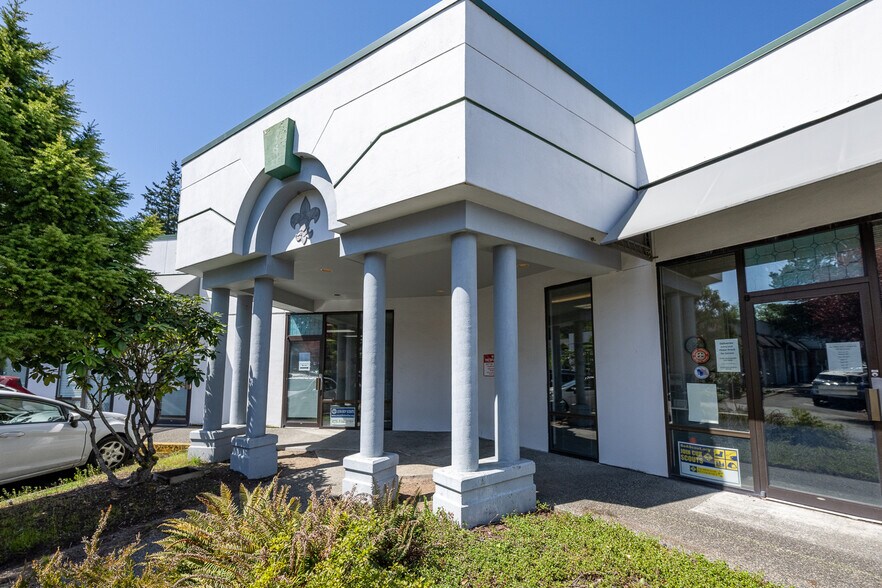 More Photos Of 1715 100th Pl SE, Everett Office For Sale