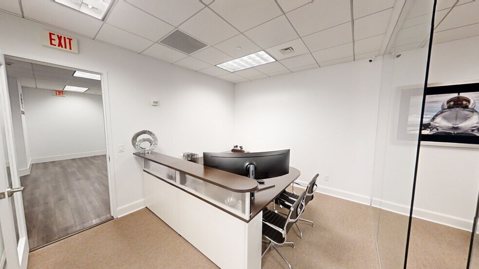 More Photos Of 175 SW 7th St, Miami Medical For Sale
