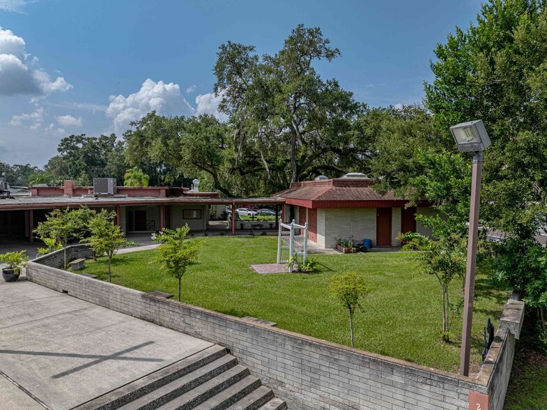 More Photos Of 211 Easton Dr, Lakeland Religious Facility For Sale