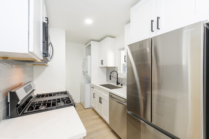 More Photos Of 2265-2271 Curlew St, San Diego Apartments For Sale