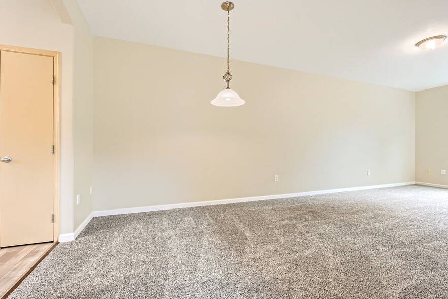 More Photos Of 8423-8451 SE Brooklyn St, Portland Apartments For Sale