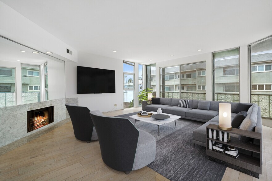 More Photos Of 22 28th Ave, Venice Apartments For Sale