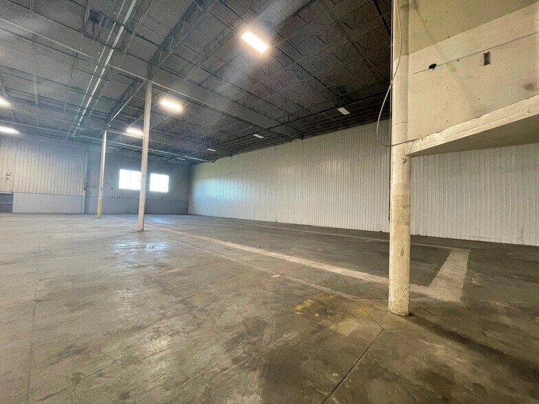 More Photos Of 901 E Main St, Warsaw Warehouse For Lease