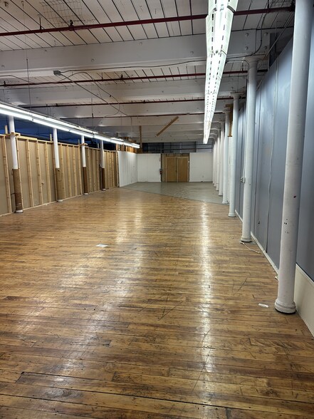 More Photos Of 104 Anawan St, Fall River Light Manufacturing For Lease