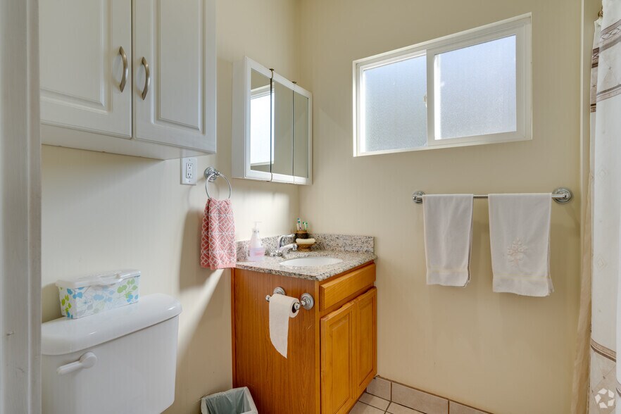 More Photos Of 1517 E Washington Blvd, Pasadena Storefront Retail Residential For Sale