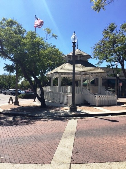 More Photos Of 251 N 2nd Ave, Upland Restaurant For Lease