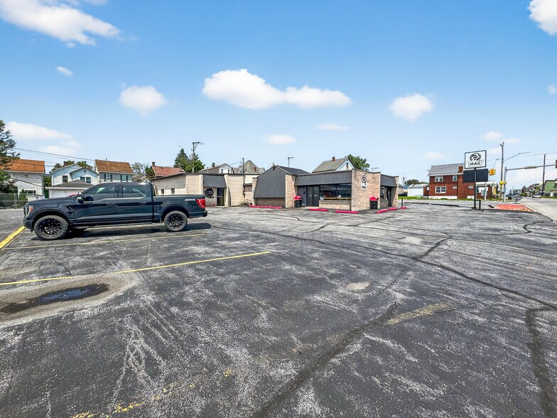 More Photos Of 2206 7th Ave, Altoona Restaurant For Sale