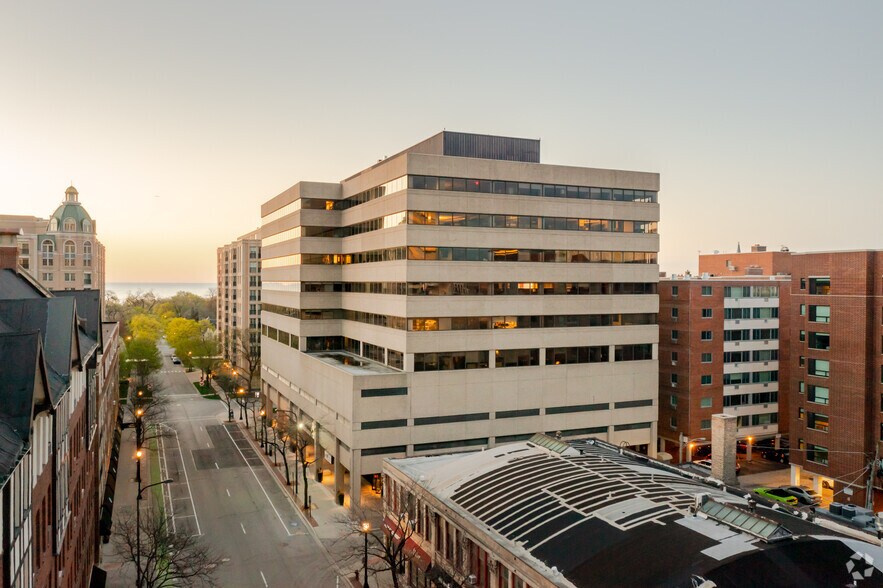 Primary Photo Of 500 Davis St, Evanston Office For Lease