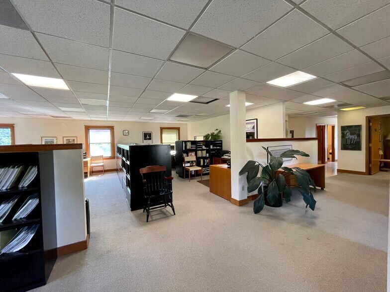 More Photos Of 18660 Sw Boones Ferry Rd, Tualatin Office For Lease
