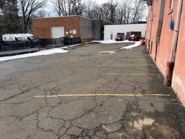 More Photos Of 811 McLean Ave, Yonkers Storefront Retail Office For Lease