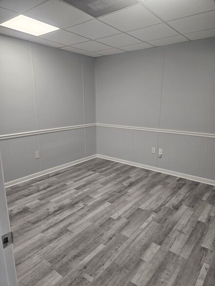 More Photos Of 3111 Hanover Rd, Johnson City Light Manufacturing For Lease