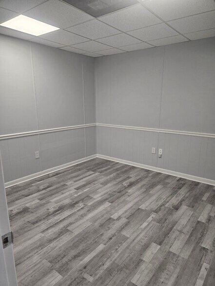 More Photos Of 3111 Hanover Rd, Johnson City Light Manufacturing For Lease