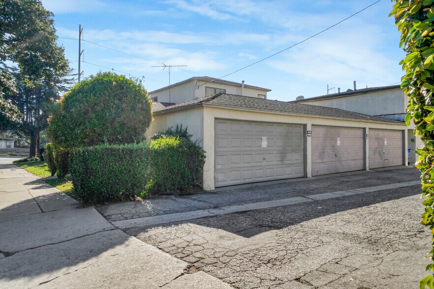 More Photos Of 5202 Knowlton St, Los Angeles Apartments For Sale