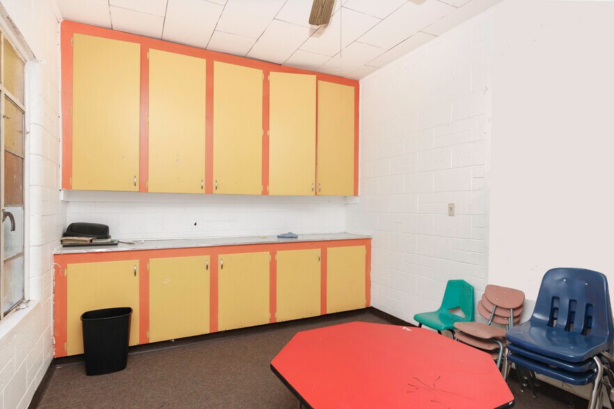 More Photos Of 61 N Hibbert, Mesa Freestanding For Sale