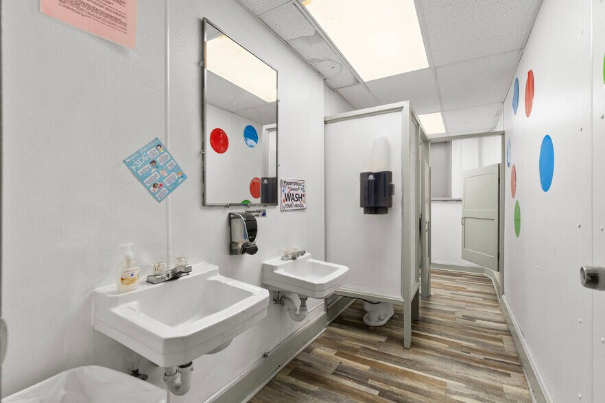 More Photos Of 140 W Garfield Ave, Milwaukee Religious Facility For Sale