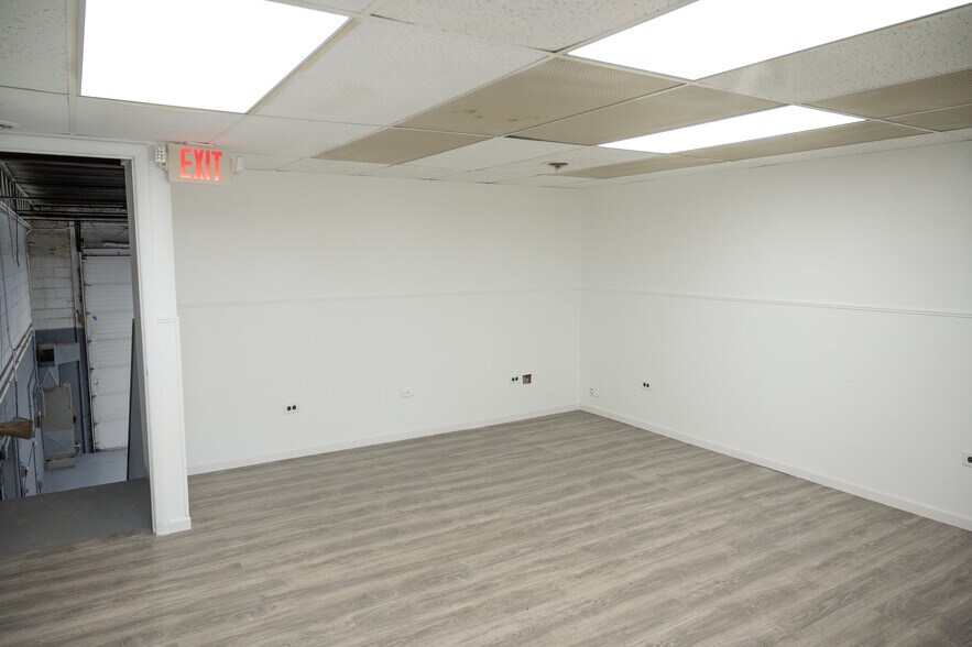 More Photos Of 4135 W 123rd St, Alsip Warehouse For Lease