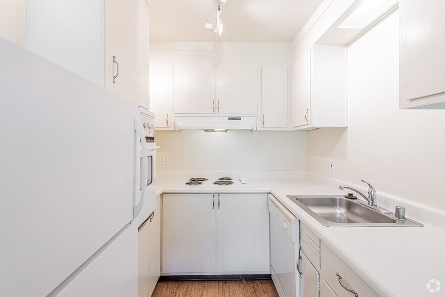 More Photos Of 2051 Shoreline Dr, Alameda Apartments For Sale