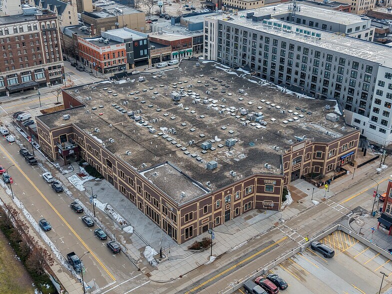 More Photos Of 301 N Adams St, Green Bay Office Residential For Sale