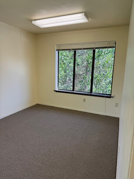 More Photos Of 2311 Lake Tahoe Blvd, South Lake Tahoe Office For Lease