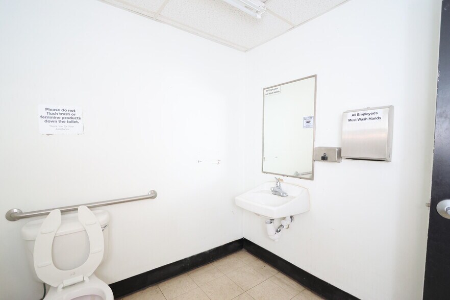 More Photos Of 215 Sandusky St, Plymouth General Retail For Lease