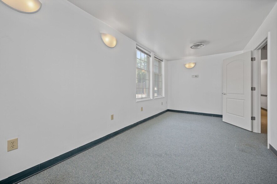 More Photos Of 4630 Pleasant Ave, Fairfield Medical For Lease
