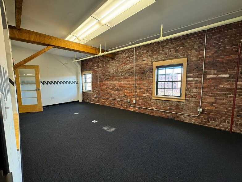 More Photos Of 20-36 Danforth St, Portland Light Distribution For Lease