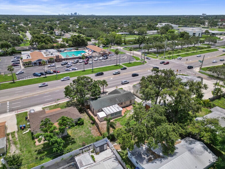 More Photos Of 2672 66th St N, Saint Petersburg Medical For Sale