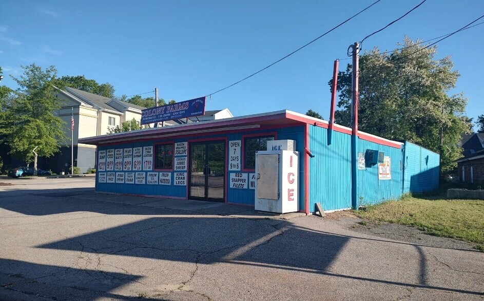 Primary Photo Of 718 Southbridge St, Auburn Convenience Store For Sale