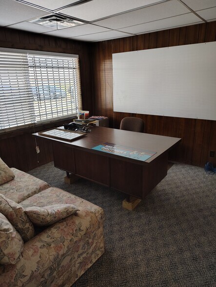 More Photos Of 1298 Central Ave, Atlanta Warehouse For Sale