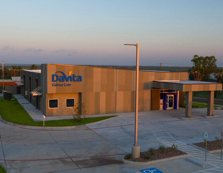 Primary Photo Of 2860 S US Highway 83, Zapata Office For Sale