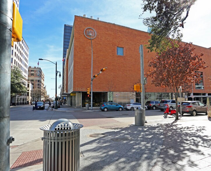More Photos Of 121 W 6th St, Austin Office For Lease