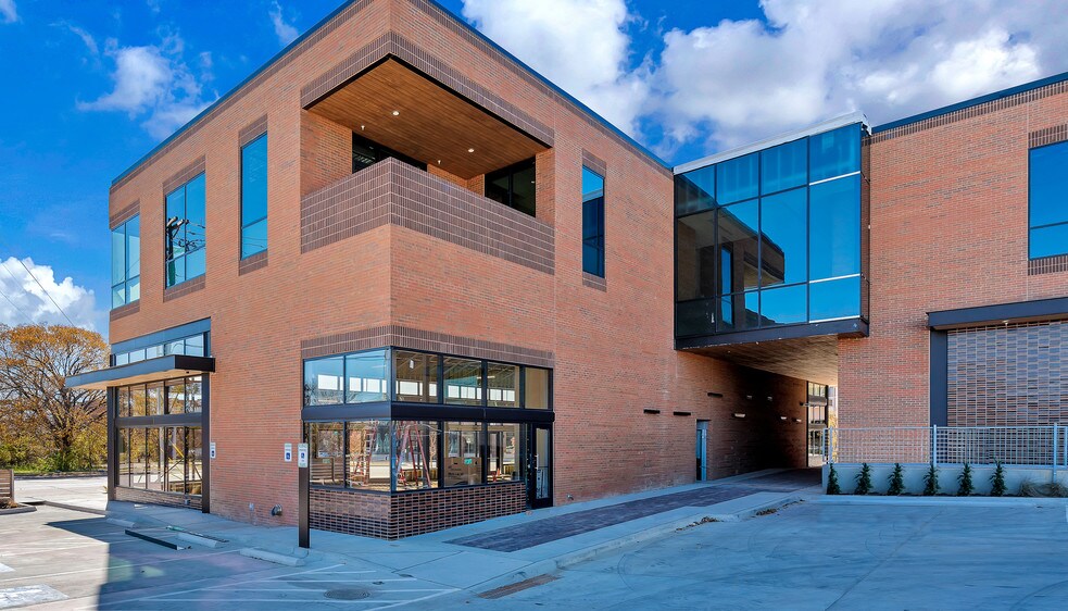 More Photos Of 601 S Main St, Fort Worth Storefront Retail Office For Lease