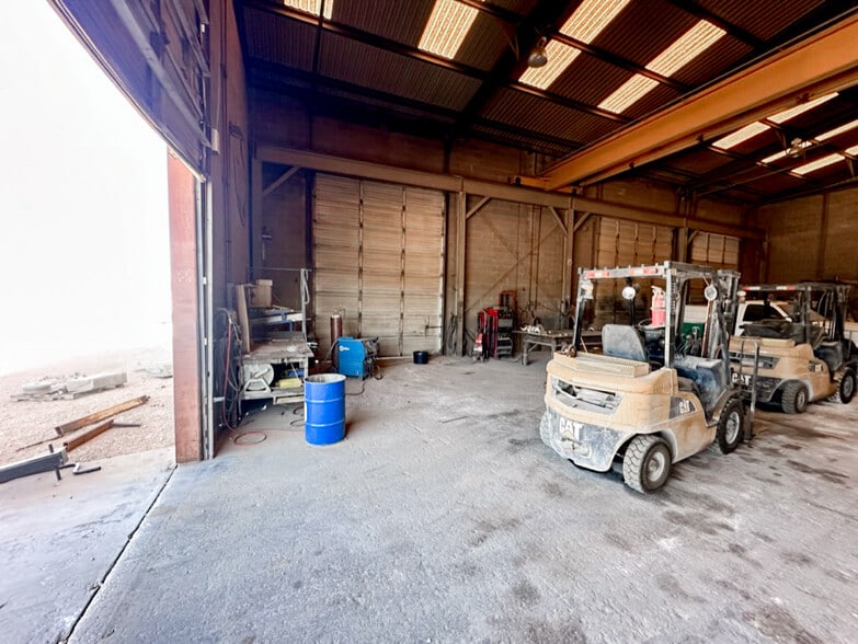 More Photos Of 604 Collins ave, Midland Warehouse For Sale
