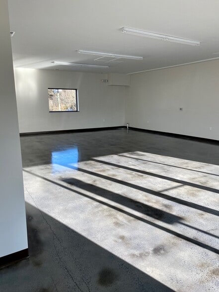 More Photos Of 2712 Hendersonville Rd, Fletcher Storefront Retail Office For Lease