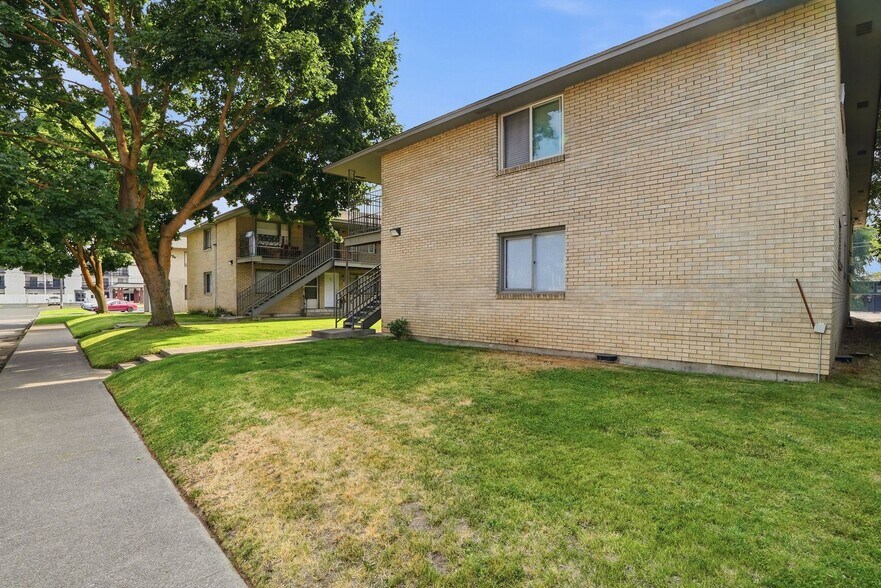 More Photos Of 6119-6123 N Colton St, Spokane Apartments For Sale