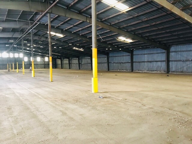 More Photos Of 99 Washington St, Bakersfield Warehouse For Sale