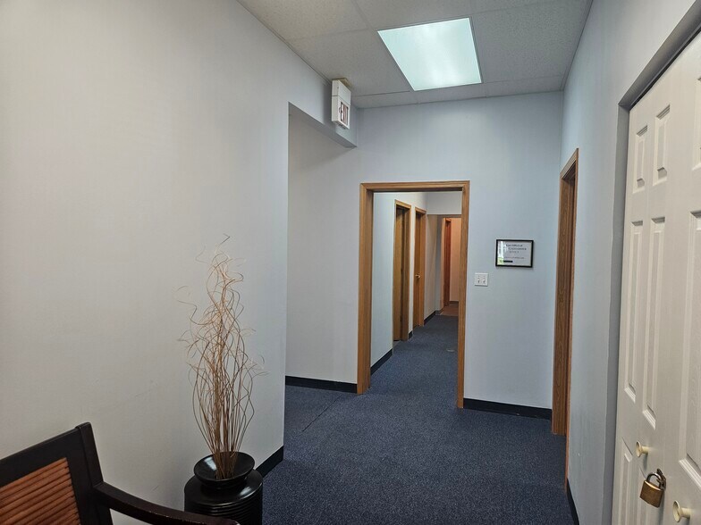 More Photos Of 3230 Executive Dr, Joliet Office For Sale